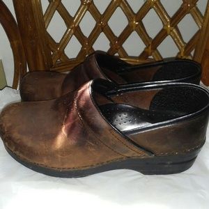Women dansko